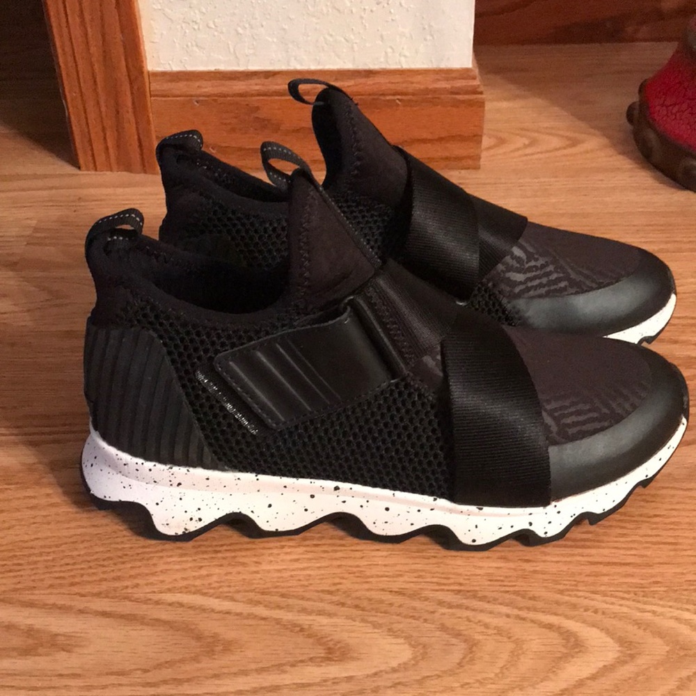 Sorel Kinetic tennis shoes